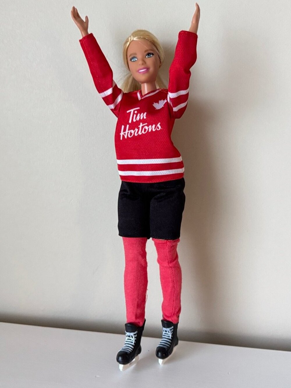 Tim Hortons's BARBIE 12" Curvy Blonde Red Hockey Jersey Leggings Skates 2013